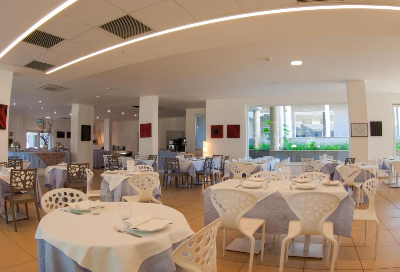 Futura Club Spiagge Bianche Hotel Fontane Bianche Kültér fotó